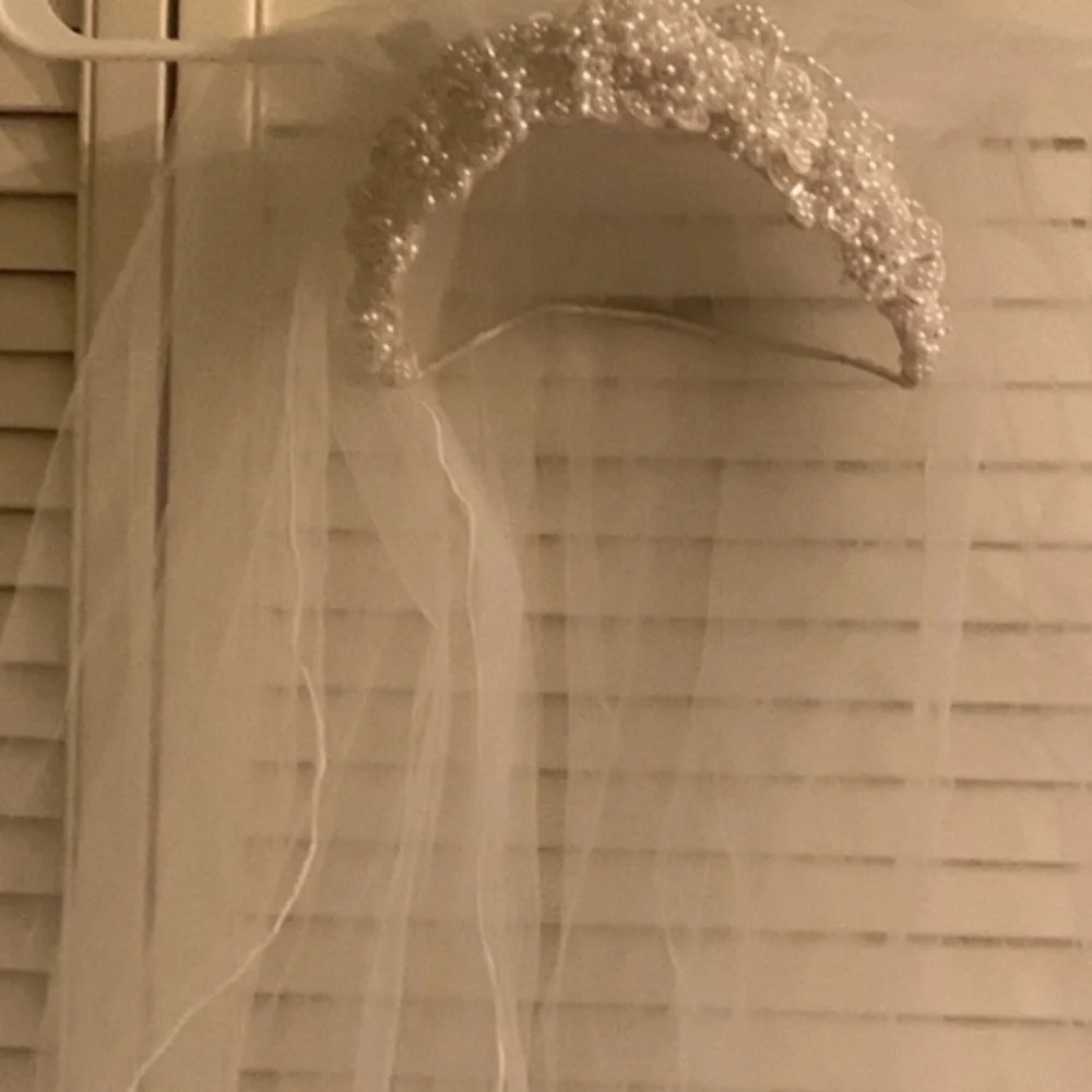 David’s bridal 2 teir veil and headpiece